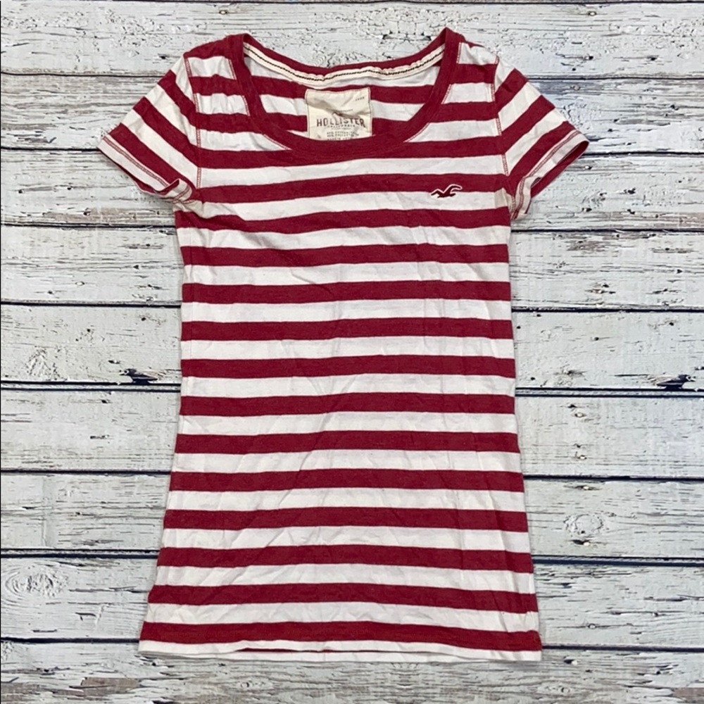 🌵3/$20• Red and White Striped Hollister Tee Shirt